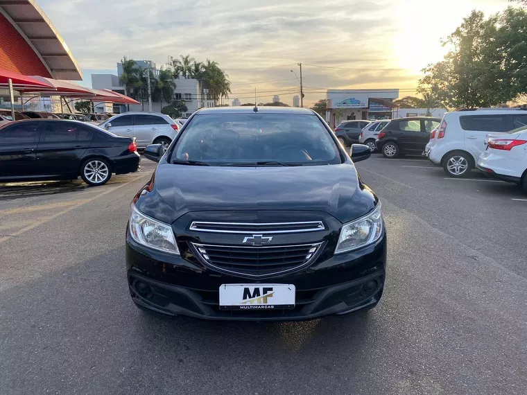 Chevrolet Onix Preto 9