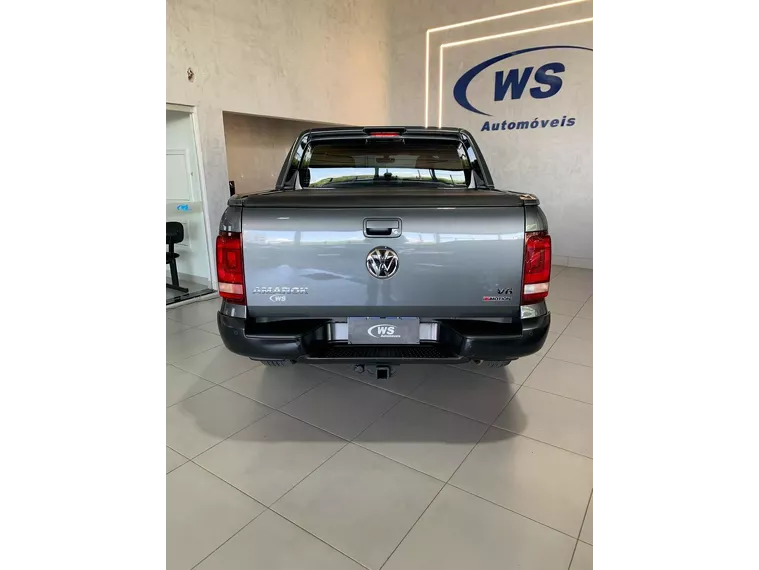 Volkswagen Amarok Cinza 18