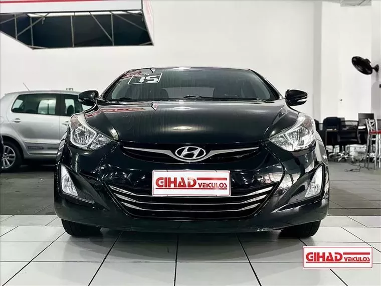 Hyundai Elantra Preto 6