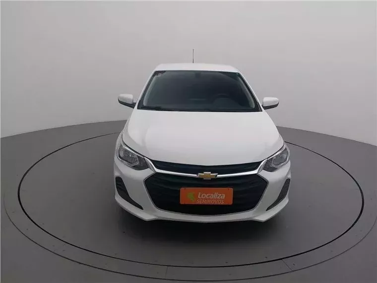 Chevrolet Onix Branco 19