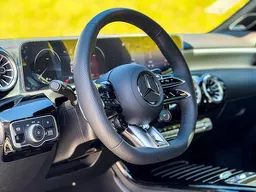 Mercedes-benz CLA 35 AMG