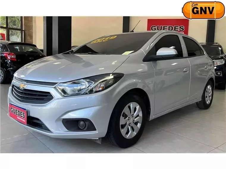 Chevrolet Onix Prata 15