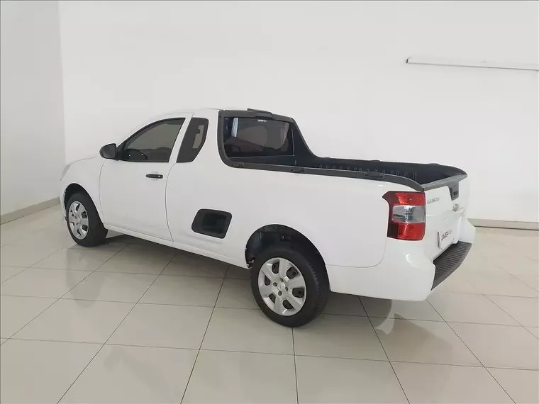 Chevrolet Montana Branco 13