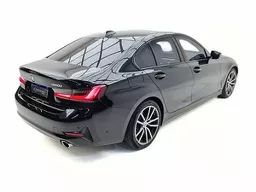 BMW 320i
