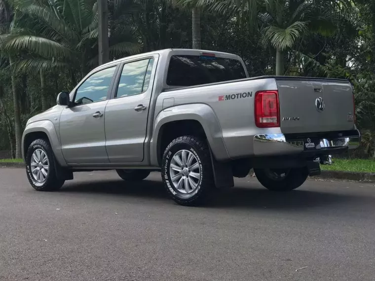 Volkswagen Amarok Prata 3