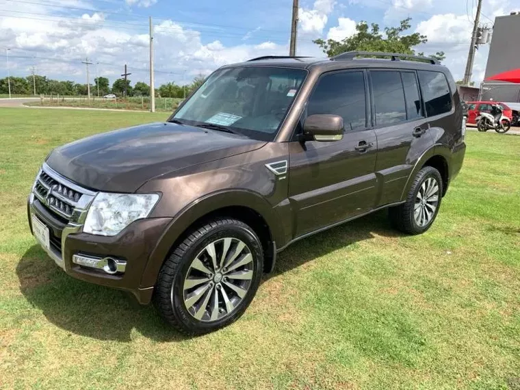 Mitsubishi Pajero Full Marrom 9