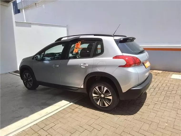 Peugeot 2008 Prata 2