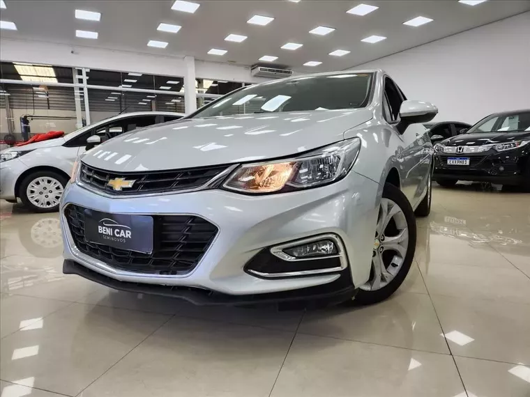 Chevrolet Cruze Prata 3