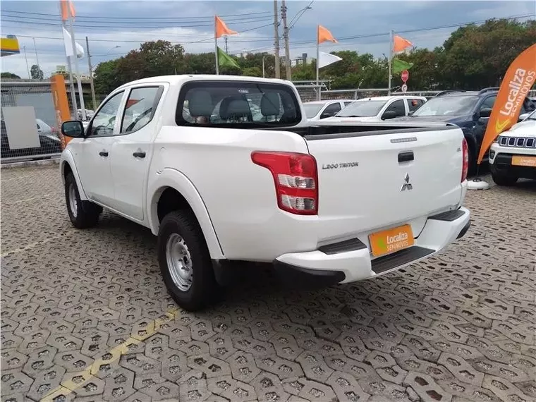 Mitsubishi L200 Triton Branco 2