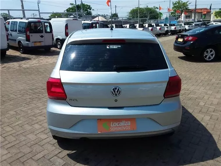 Volkswagen Gol Prata 4