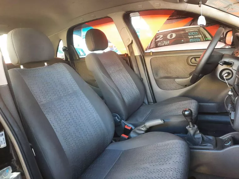 Chevrolet Corsa Preto 5