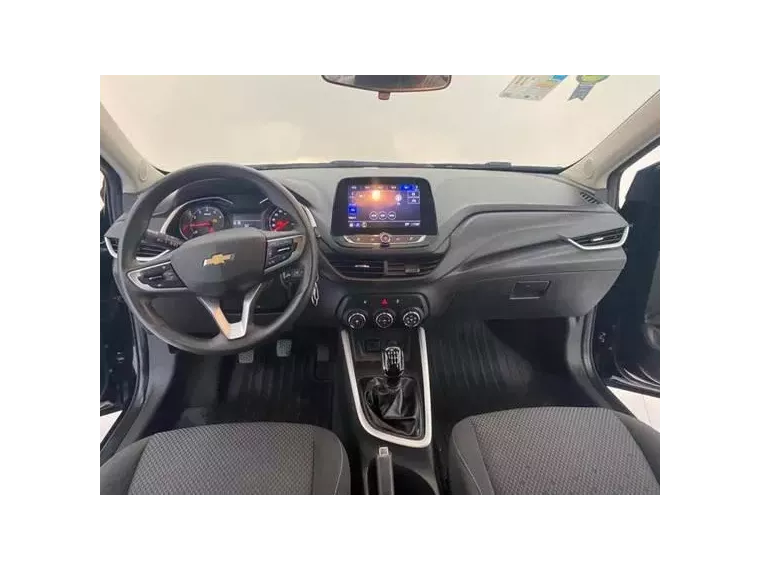 Chevrolet Onix Preto 7