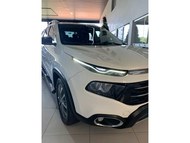 Fiat Toro Branco 8