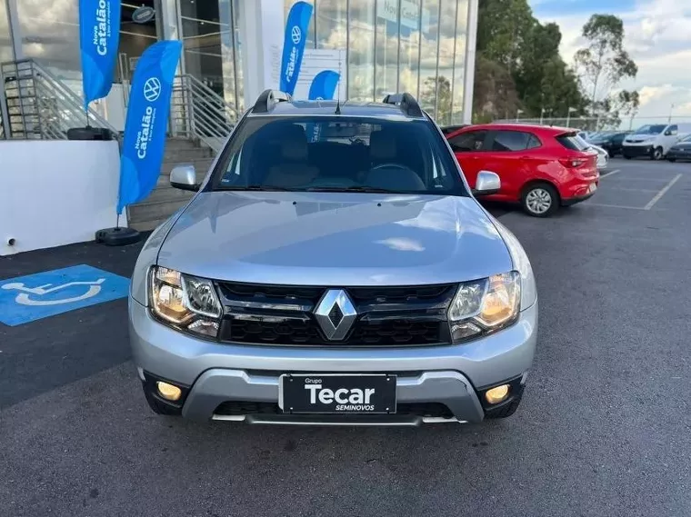 Renault Duster Prata 10