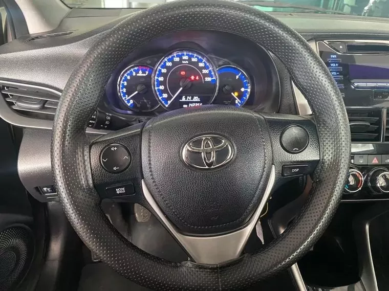 Toyota Yaris Cinza 10