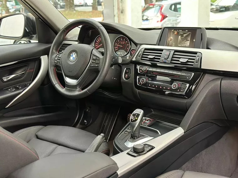 BMW 320i Preto 17