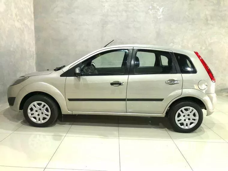 Ford Fiesta Prata 13