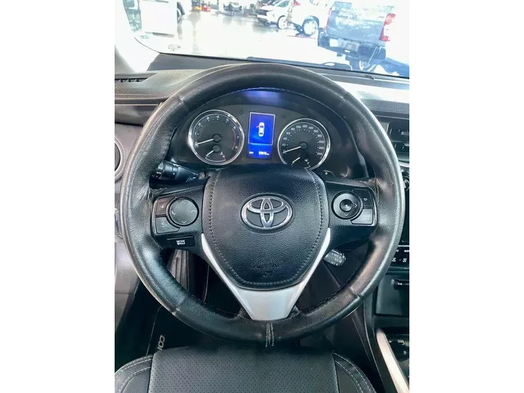 Toyota Corolla Branco 10