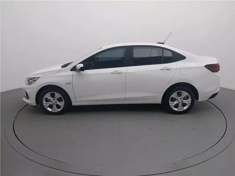 Chevrolet Onix Branco 7