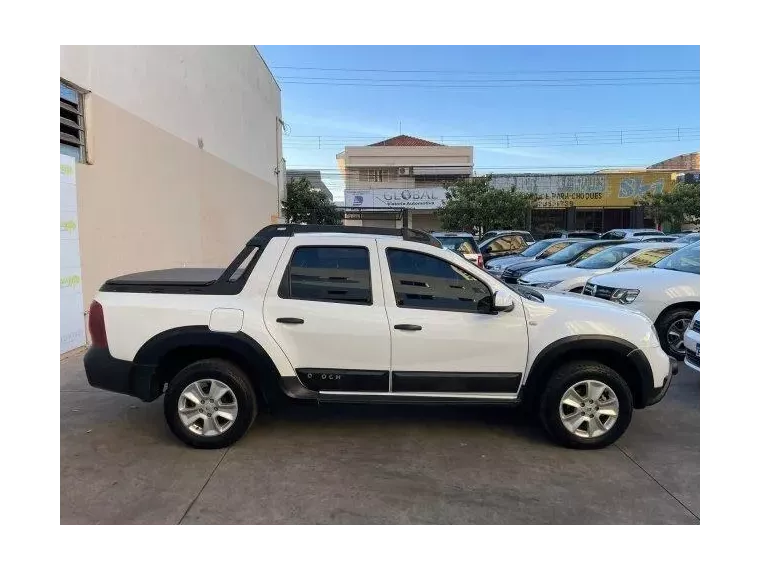 Renault Duster Oroch Branco 2