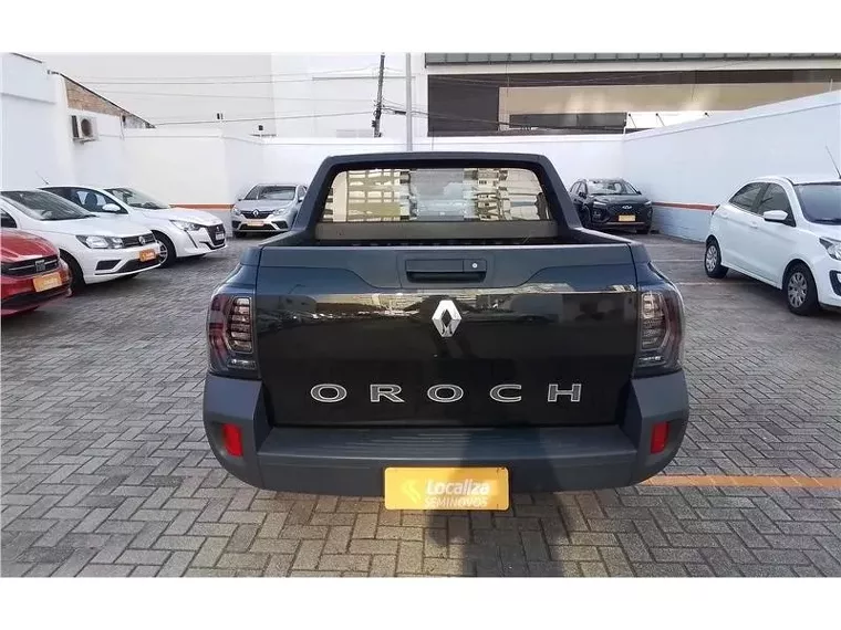 Renault Oroch Preto 6