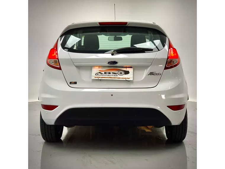 Ford Fiesta Branco 12