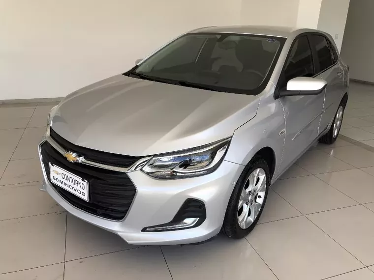 Chevrolet Onix Prata 1