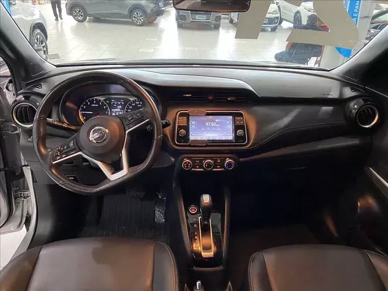 Nissan Kicks Prata 14