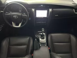 Toyota Hilux SW4