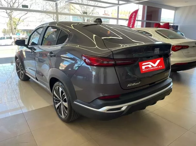 Fiat Fastback Cinza 4