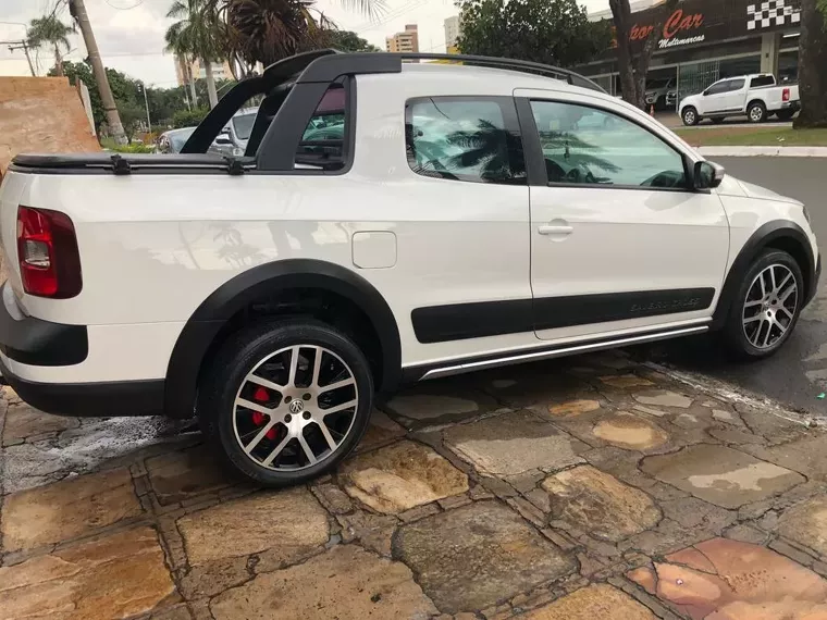 Volkswagen Saveiro Branco 3