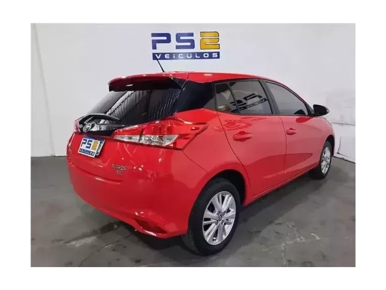 Toyota Yaris Vermelho 1