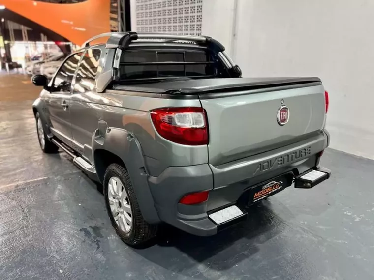 Fiat Strada Cinza 12