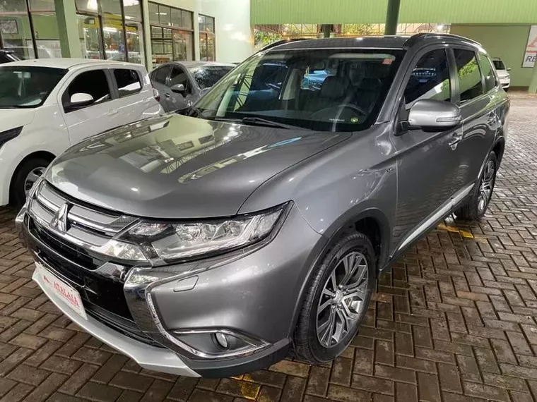 Mitsubishi Outlander Cinza 12