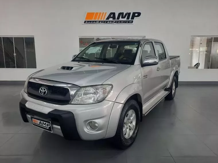 Toyota Hilux Prata 4