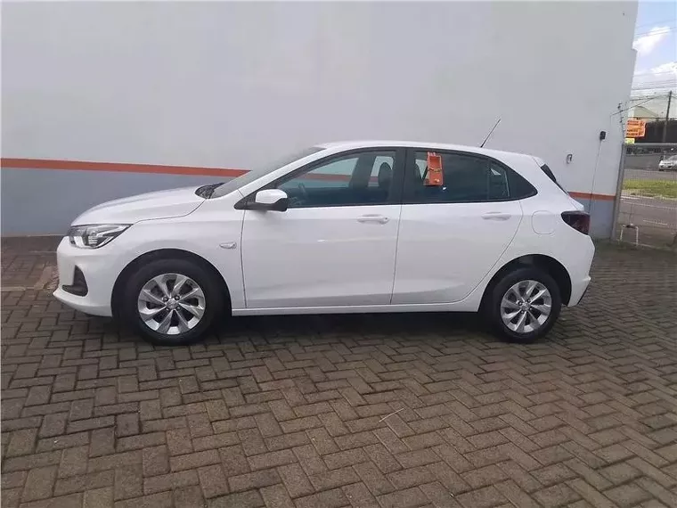 Chevrolet Onix Branco 1