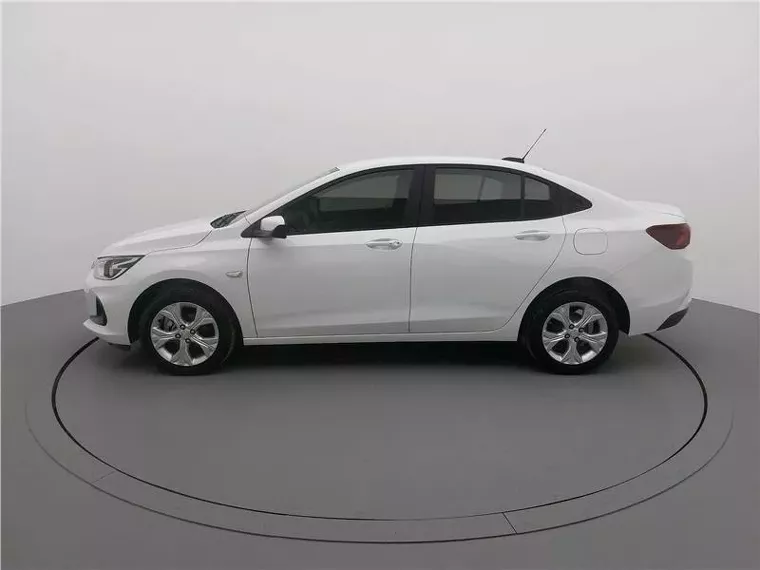 Chevrolet Onix Branco 14