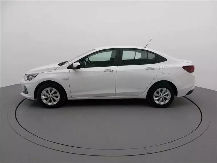 Chevrolet Onix Branco 8