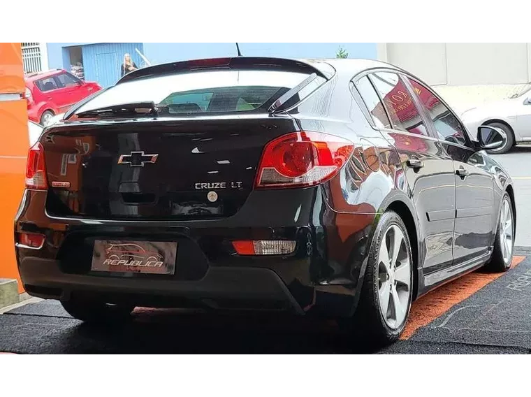 Chevrolet Cruze Preto 17