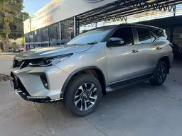 Toyota Hilux SW4