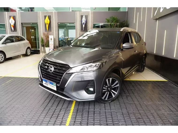 Nissan Kicks Cinza 9