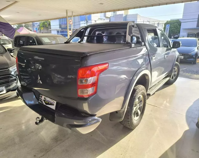 Mitsubishi L200 Triton Cinza 4