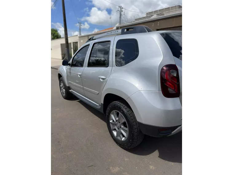 Renault Duster Prata 33