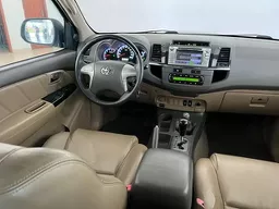 Toyota Hilux SW4