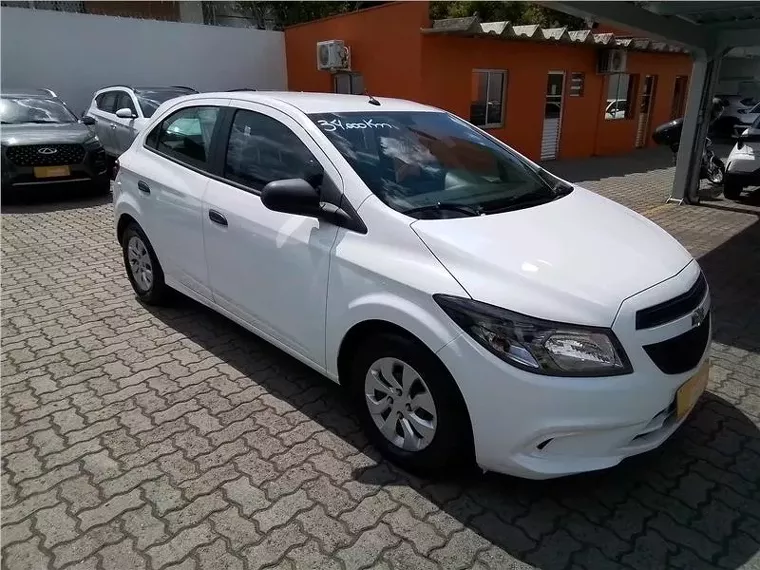 Chevrolet Onix Branco 11