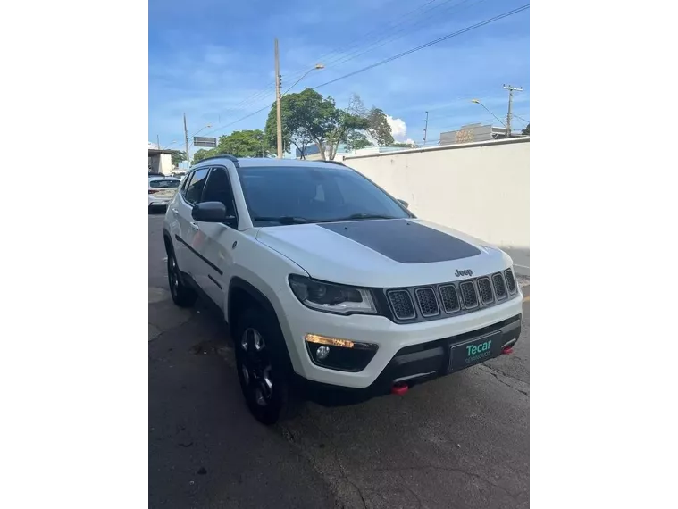 Jeep Compass Branco 17