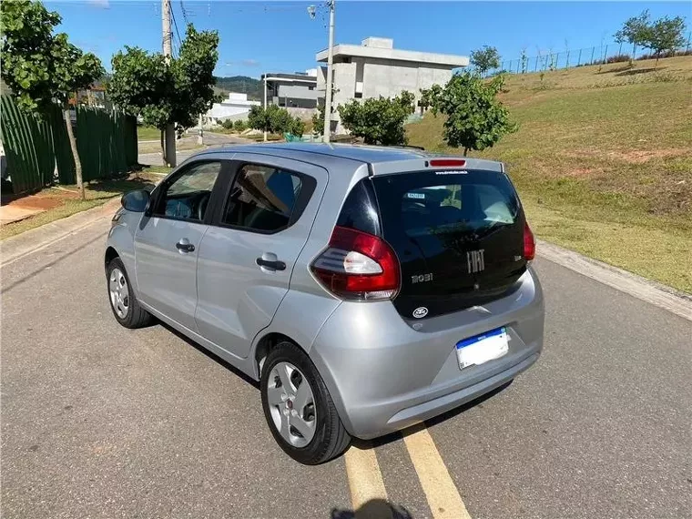 Fiat Mobi Prata 3