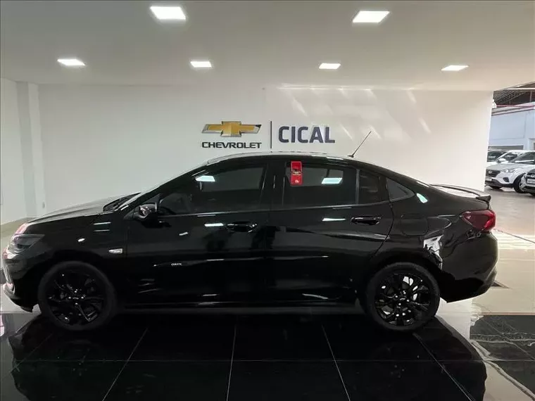 Chevrolet Onix Preto 16