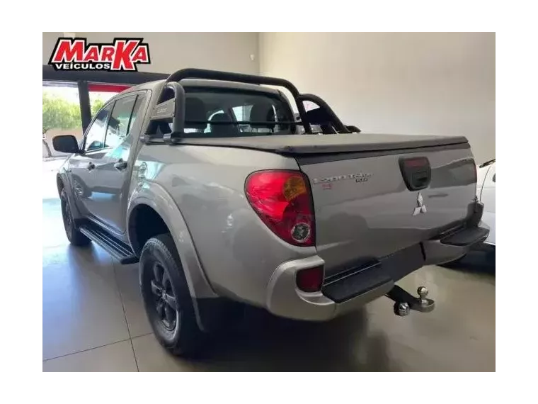 Mitsubishi L200 Triton Prata 4