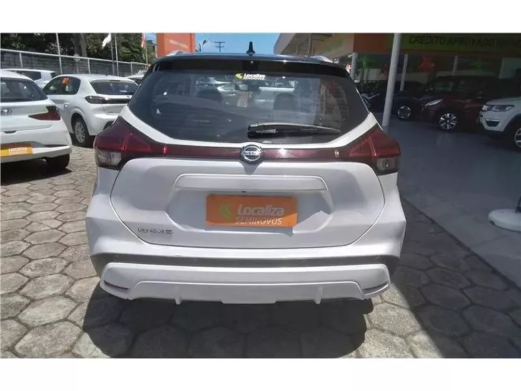 Nissan Kicks Branco 3